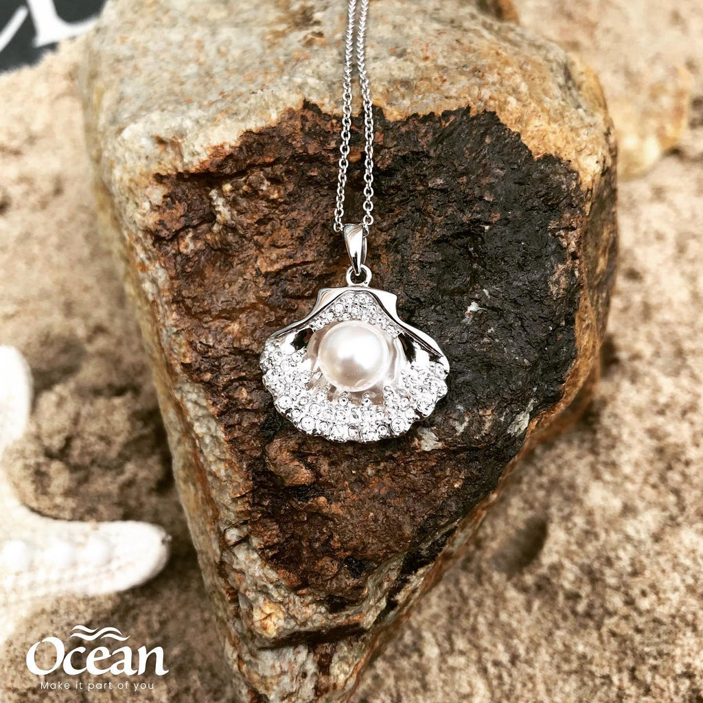 Shell Necklace with white Crystals and Pearl Sterling Silver